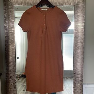 Beautiful bodycon midi dress in rust color